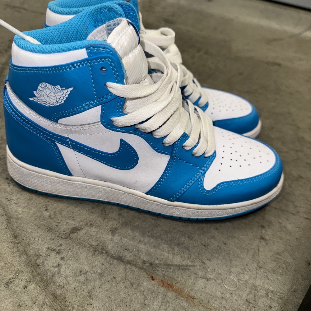 OG UNC Jordan 1 size 5Y